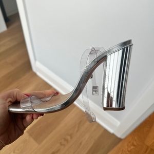 Brand new SCHUTZ disco silver pvc strap sandal with bag!